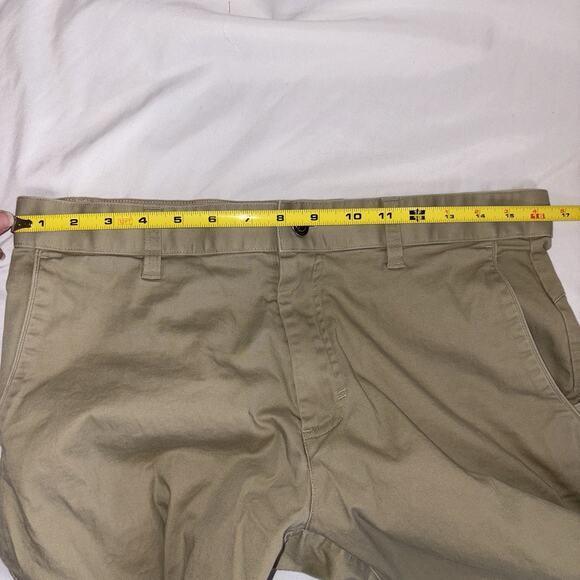 Fabletics The High Side Chino Pant Men's Size 33x32 Classic Fit Khaki Tan EUC - Picture 15 of 15